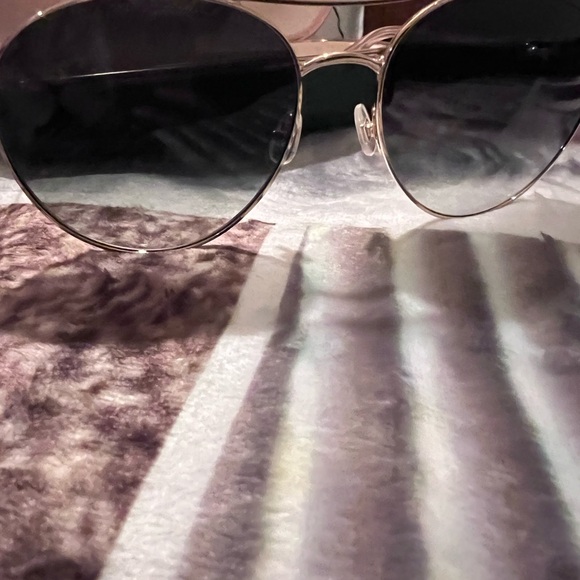 Like new !Kate spade aviators sunnies - Picture 3 of 10